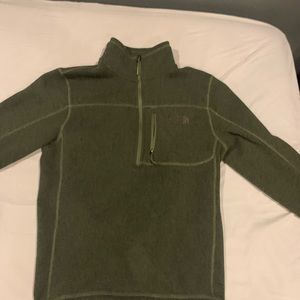 green north face sweater 10/10